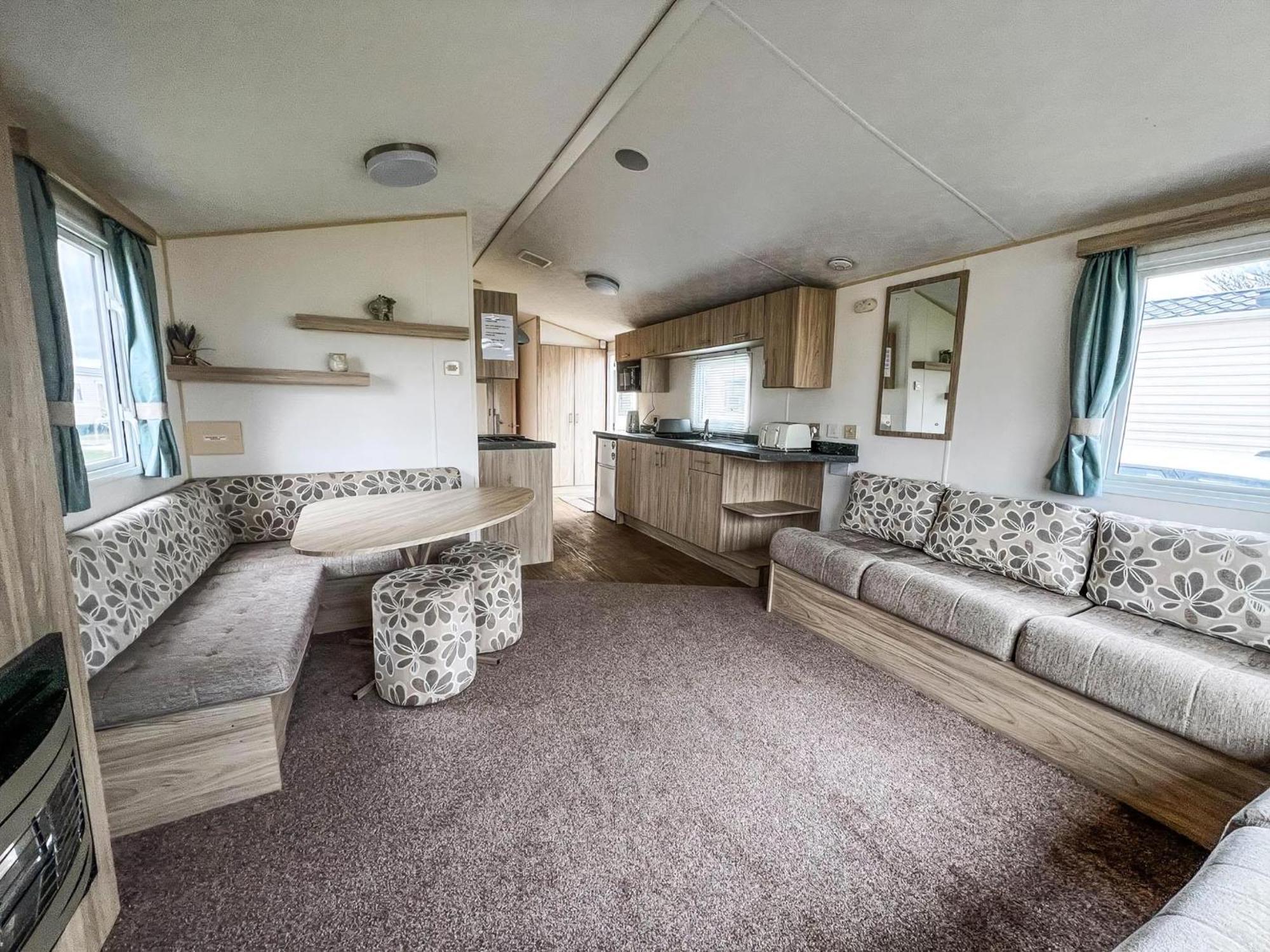 Lovely 6 Berth Caravan For Hire At Barmston Beach Holiday Park Ref 62062Hc Lund Exterior photo
